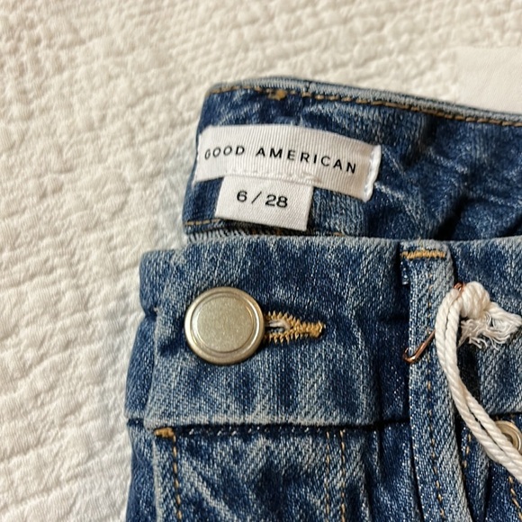Good American Classic Hi Rise Jeans. 6/28. NWT - Picture 3 of 10